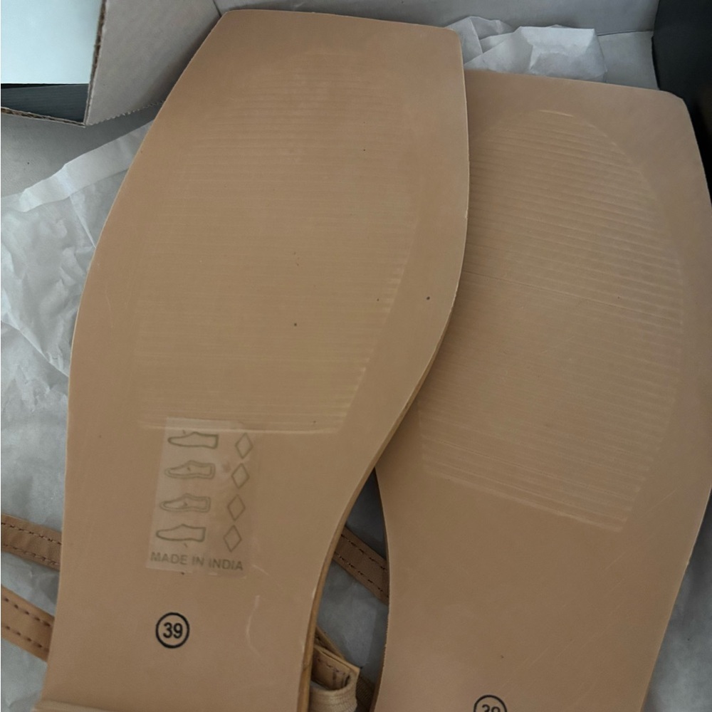 MISSGUIDED Square Toe Sandals - Picture 2 of 3